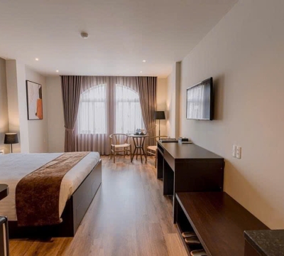 Thiết Kế Nội Thất Chung Cư 2 Phòng Ngủ Với Tông Màu Trắng Và Gỗ Ván Ép Toàn Bộ Nội Thất